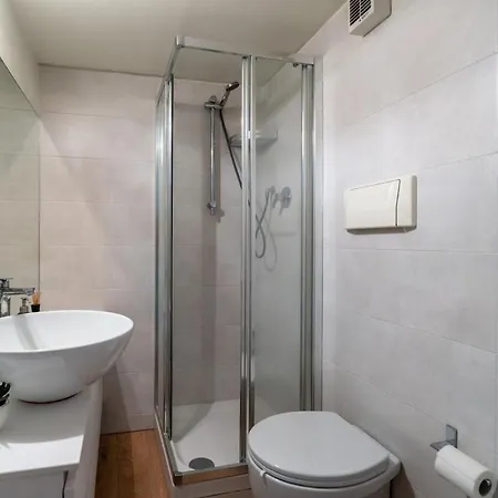 A 400m Dalla Metro Con Wifi Piu Parcheggio Privato Bici Милан